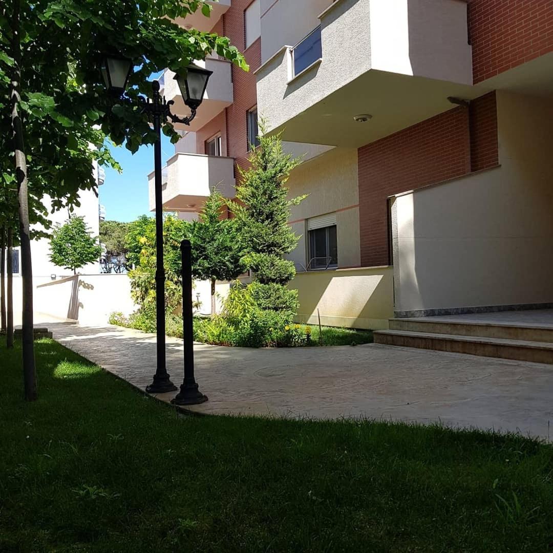 Relax Apartments Golem Golem  Buitenkant foto