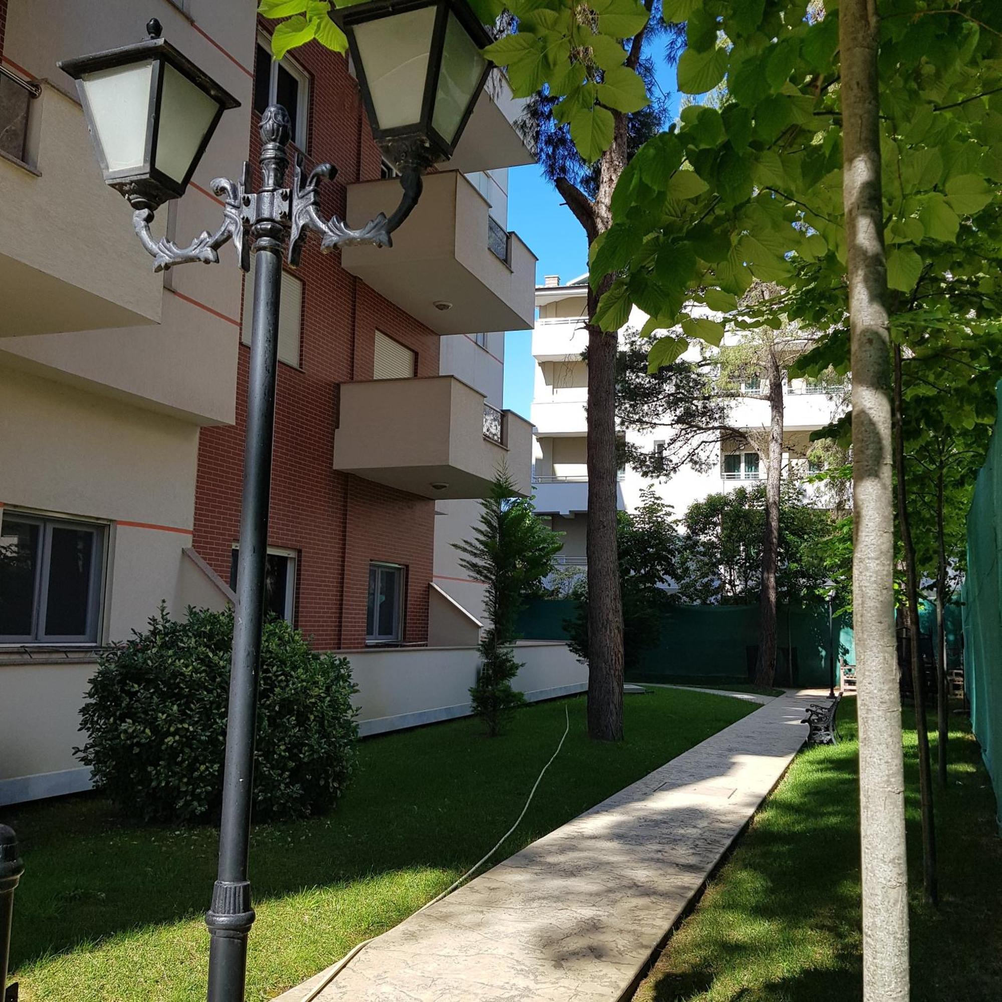 Relax Apartments Golem Golem  Buitenkant foto